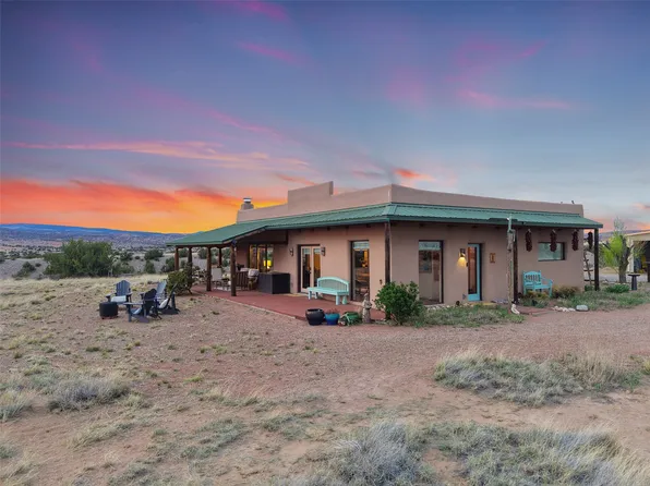 4 Fair Hope Dr, Abiquiu, NM 87510