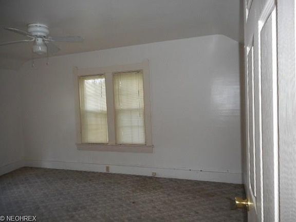 4th image of 19 E 2nd St