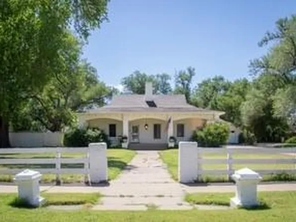 1110 Rock Island Ave, Dalhart, TX 79022