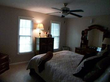 5th image of 429 Riverlake Ct