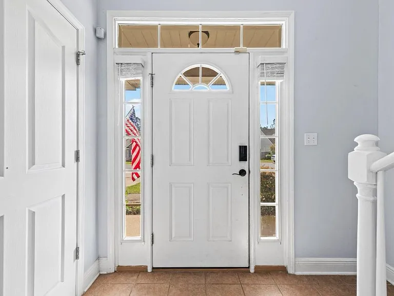 313 Scotch Pine Ln — Photo 4