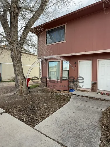 3247 Main St #1 Photo 1