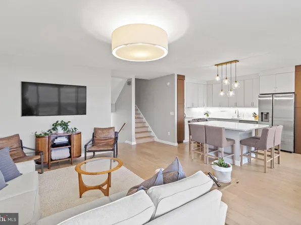 2301 Cherry St APT 11B, Philadelphia, PA 19103