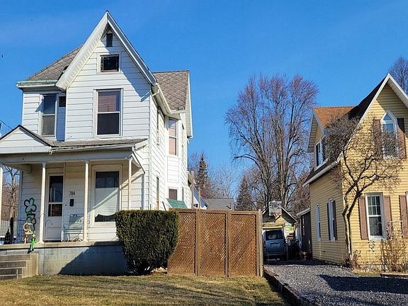 2nd image of 784 W Maumee St