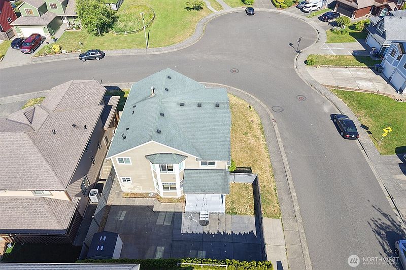 4th image of 2650 Glenmore Street