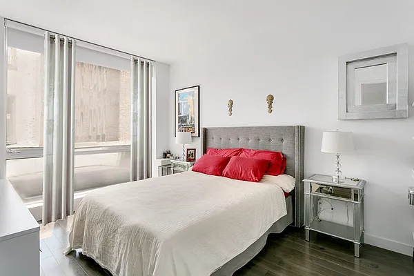 Sold by Modern Spaces | media 3