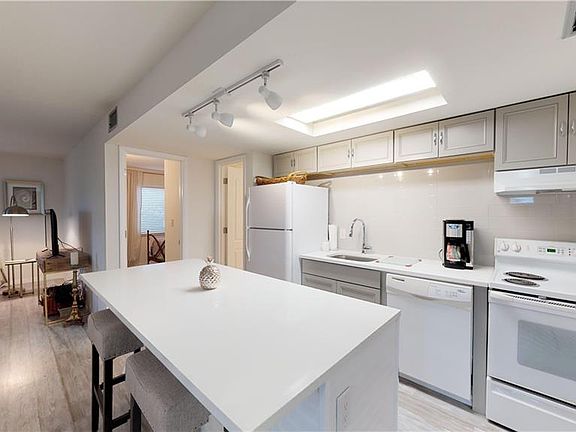 5th image of 248 Palm Dr #49-3