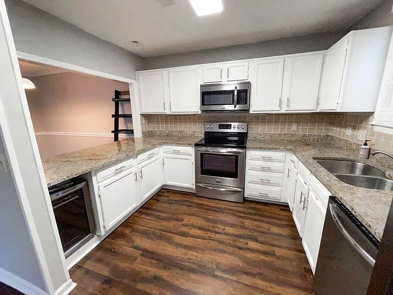 308 Hollyfax Cir — Photo 3