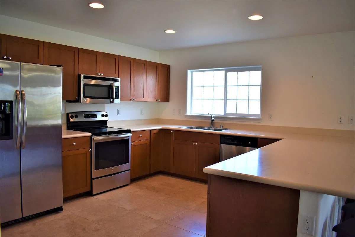 3 bed, 2.5 bath, 1514 sqft, $3,800 — Photo 3