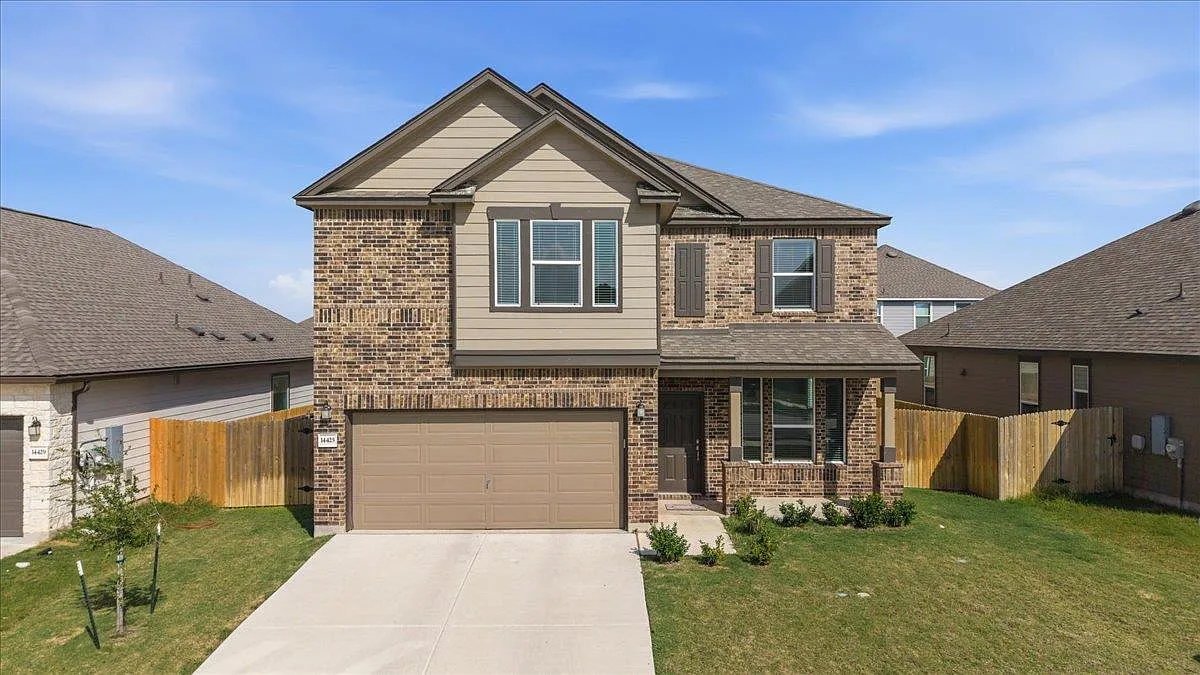 4 bed, 2.5 bath, 2891 sqft, $2,695 — Photo 2