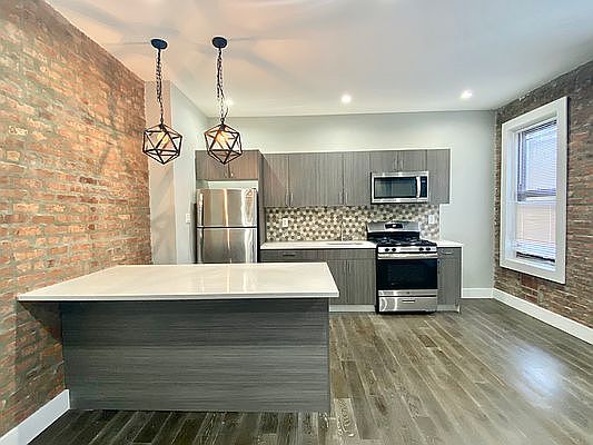 2nd image of 260 Parkside Ave APT A2w
