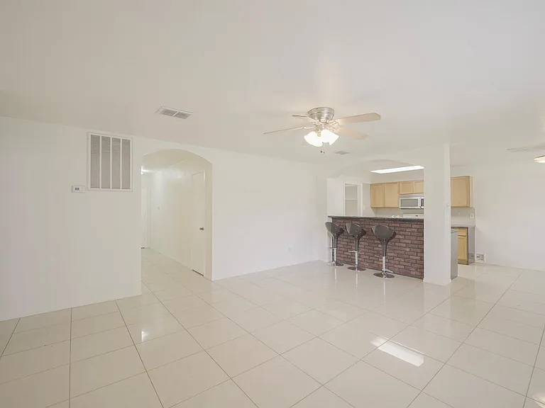 9811 Mango St — Photo 9