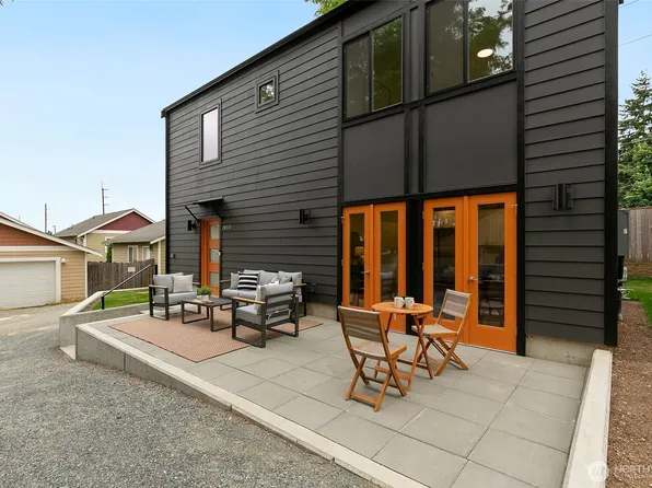 10508 Linden Avenue N, Seattle, WA 98133