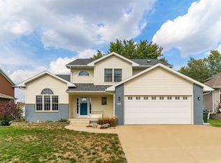 211 Alvarado Ave, Cedar Falls, IA 50613