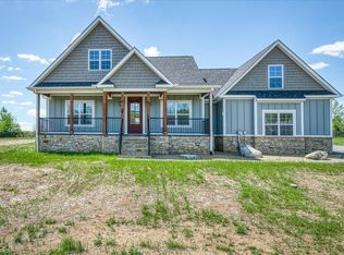 126 Perry Creek Dr, Crossville, TN 38572