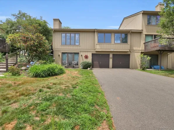 31 Pilgrim Harbor #C, Wallingford, CT 06492