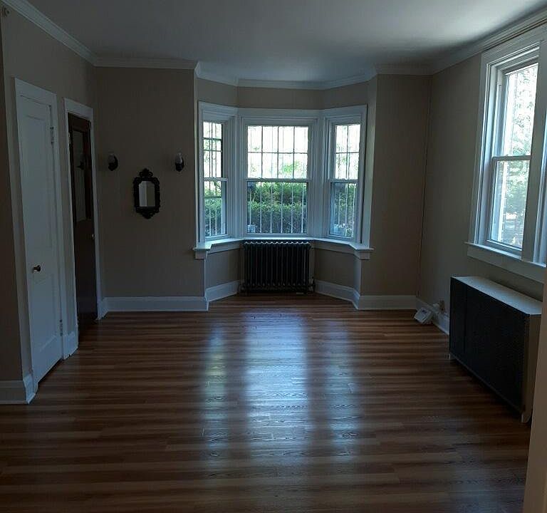 Living Room/Main Entry