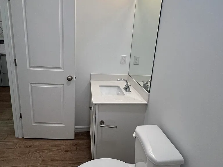 1782 SW Bayshore Blvd — Photo 16