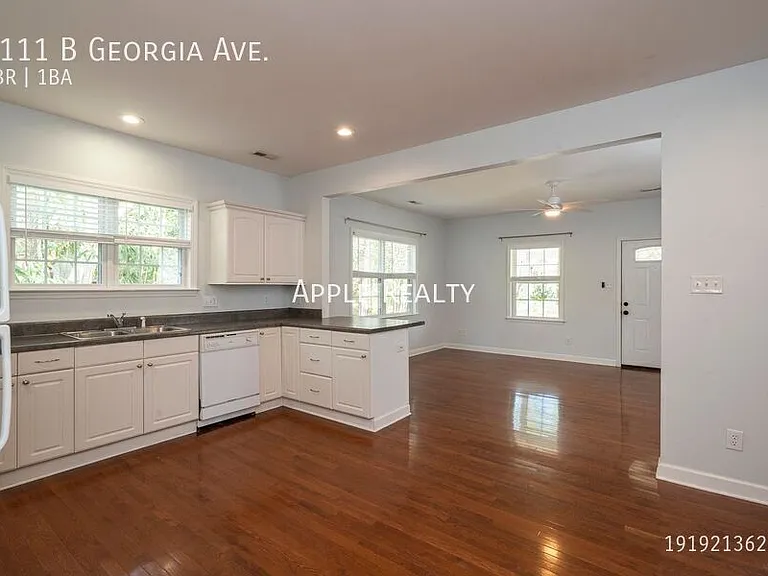 1111B Georgia Ave — Photo 5