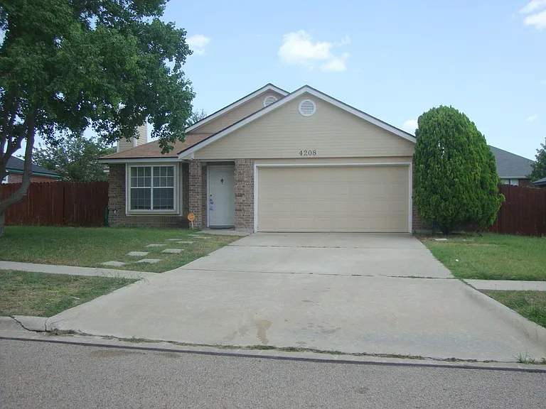 4208 Glennwood Dr — Photo 1