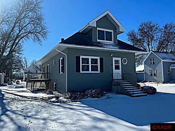 560 4th St, Frost, MN 56033