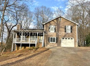 1621 Highland Ct, Auburn, GA