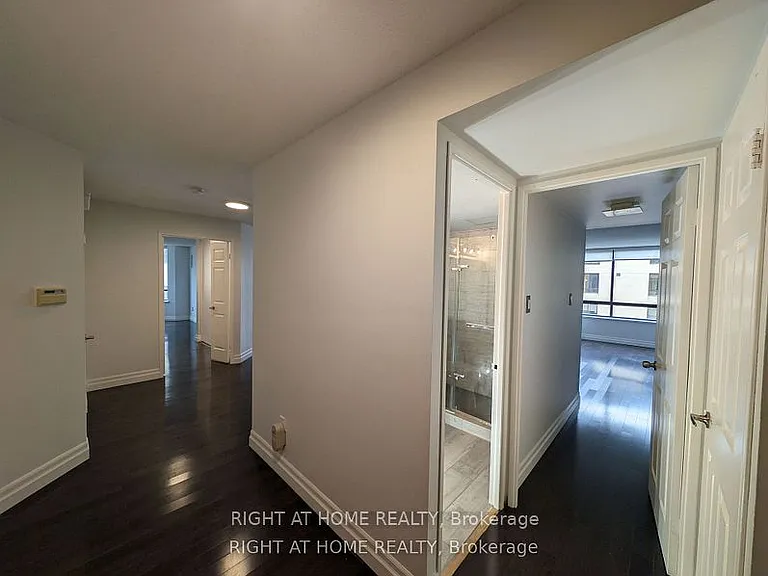 280 Simcoe St #807 — Photo 21