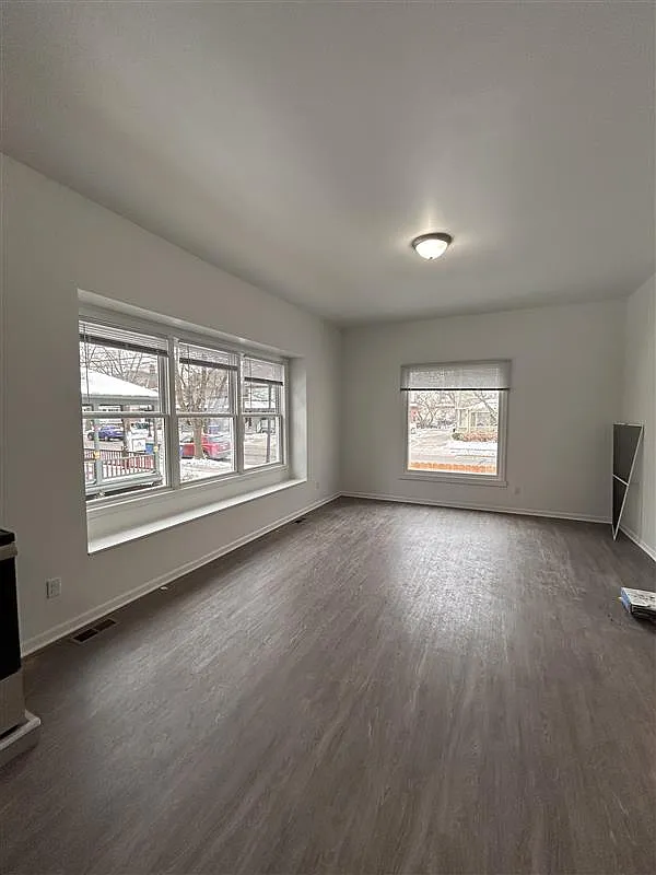 Photo 2 of 8 - 703 W Lovell St #E - Kalamazoo, MI Building Photo - 703 W Lovell St #E