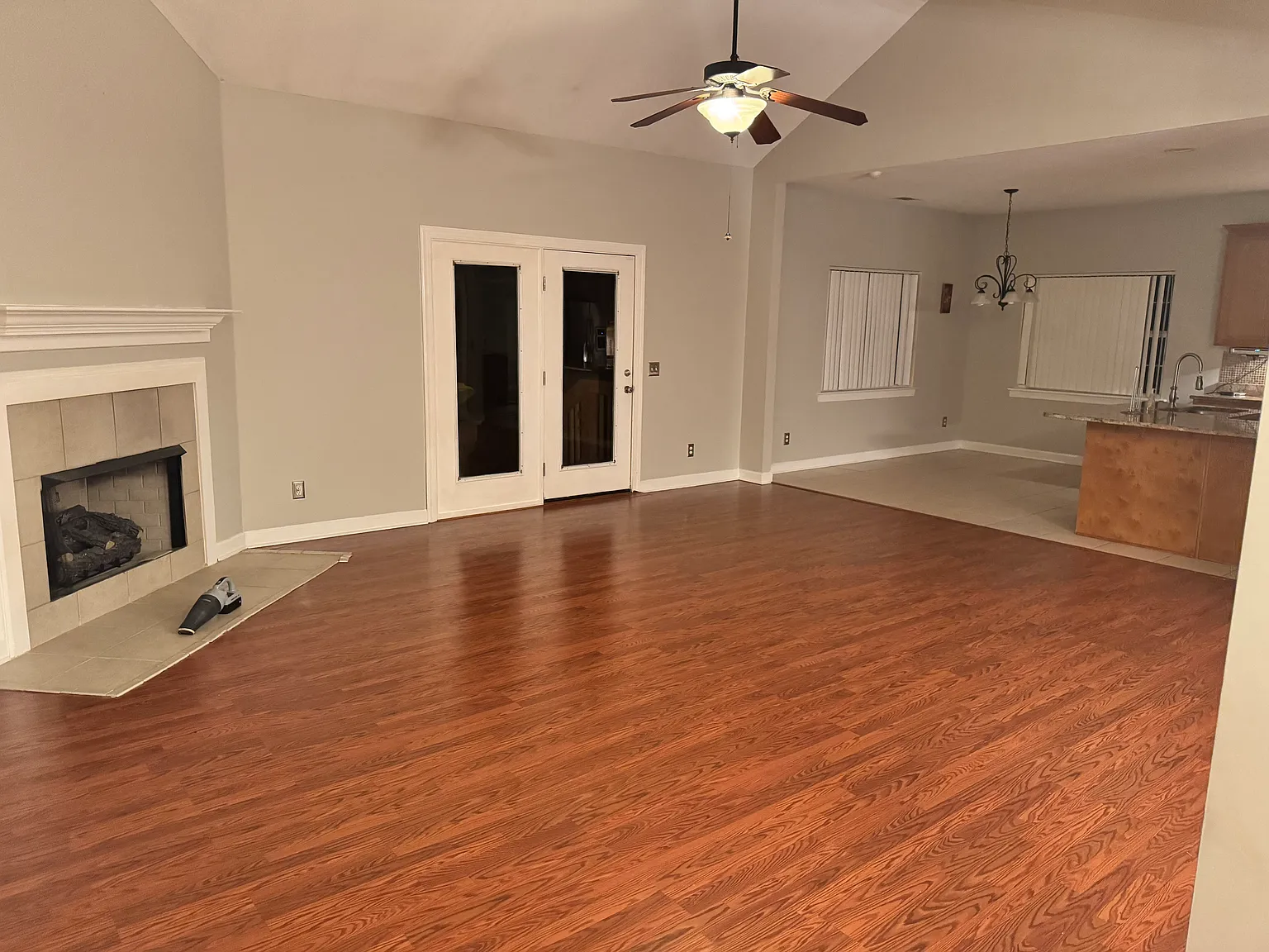 4 bed, 2563 sqft, $2,900 — Photo 4