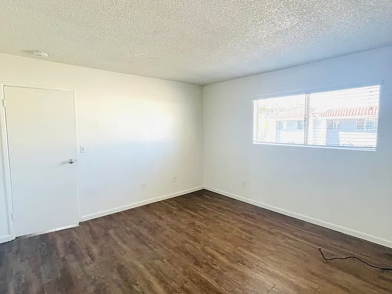129 E Santa Ana St — Photo 25