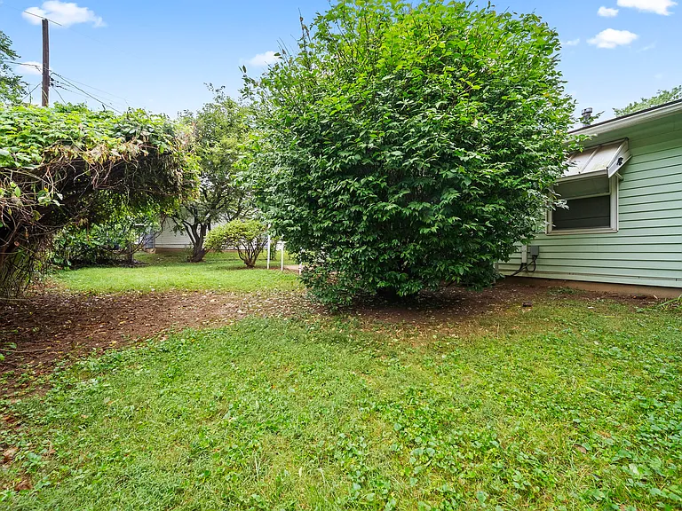 819 Pleasant Dr — Photo 37