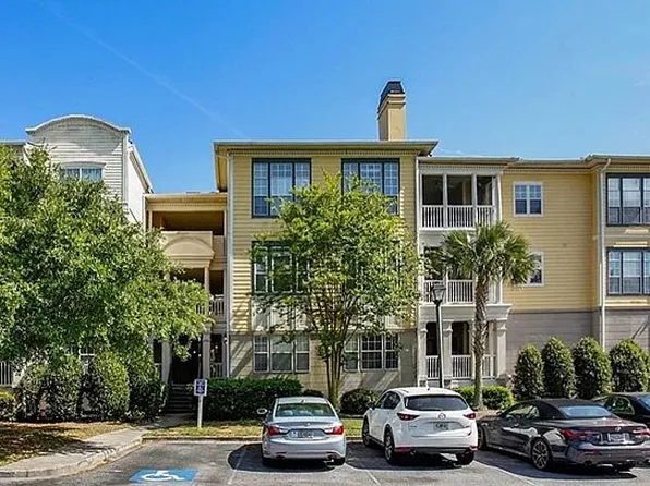 2126 Whitemarsh Way, Savannah, GA 31410