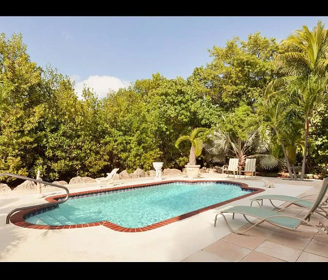 Private pool