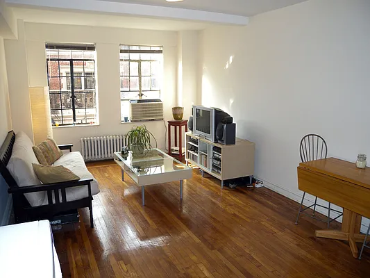 Sold by Gallery Real Estate Group, LLC | media 16