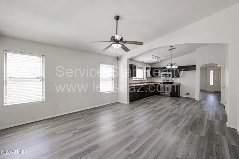 3 bed, 2.0 bath, 1591 sqft, $1,995 — Photo 3