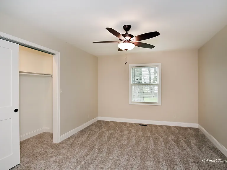 10907 N Woodstock St #A — Photo 13