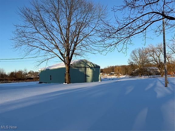 2nd image of 6747 Giddings Rd