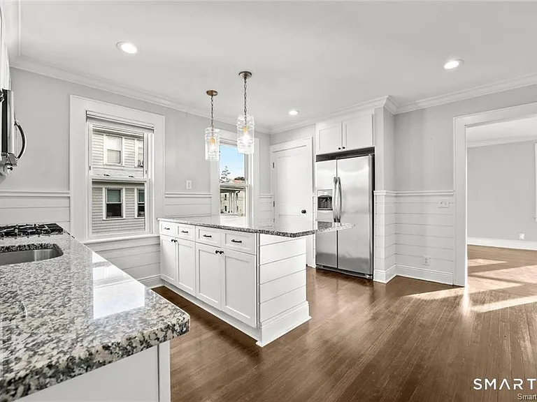 36 Churchill St — Photo 3