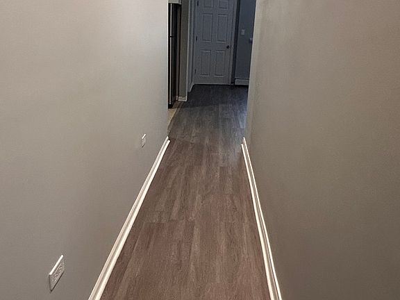4th image of 7019 S Clyde Ave #F
