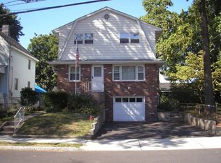 18 Niagara St, Dumont, NJ 07628