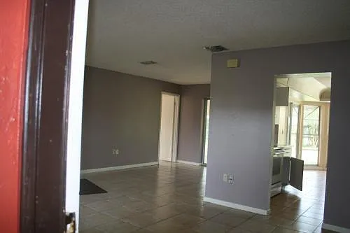 4 bed, 2000 sqft, $1,500 — Photo 3