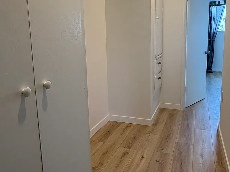 1161 N Hobart Blvd — Photo 28