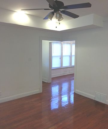 3rd image of 8126 S Crandon Ave