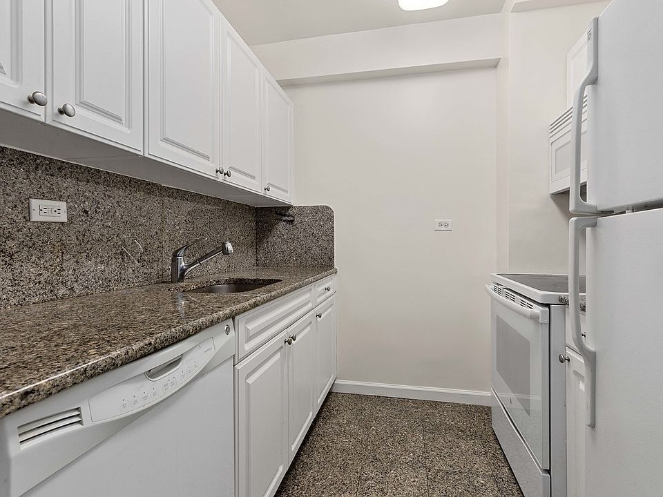 1st image of 300 E 46th St #4L1