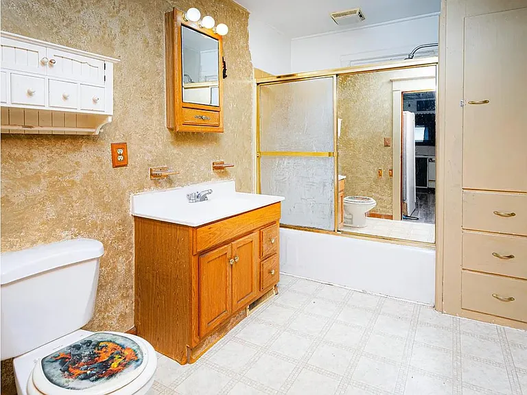 1543 Maine St — Photo 3