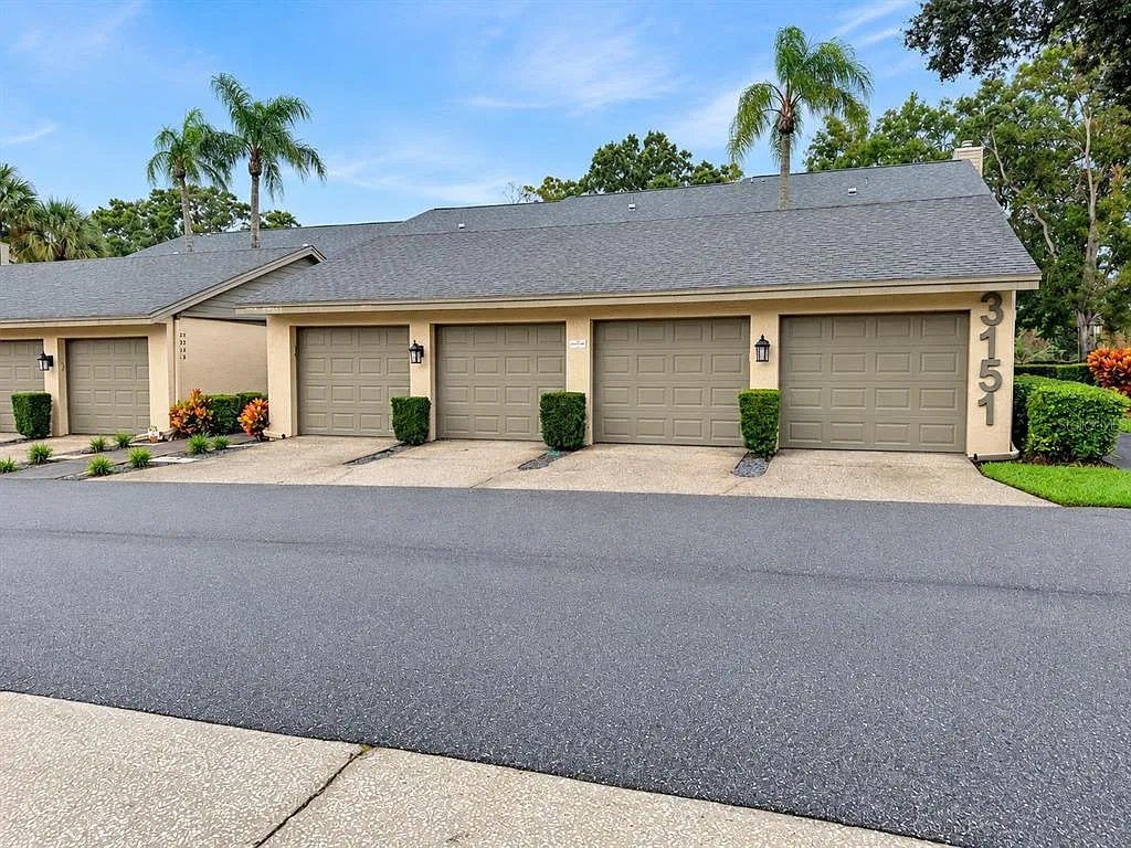 1 bed, 1.0 bath, 850 sqft, $1,800 — Photo 1