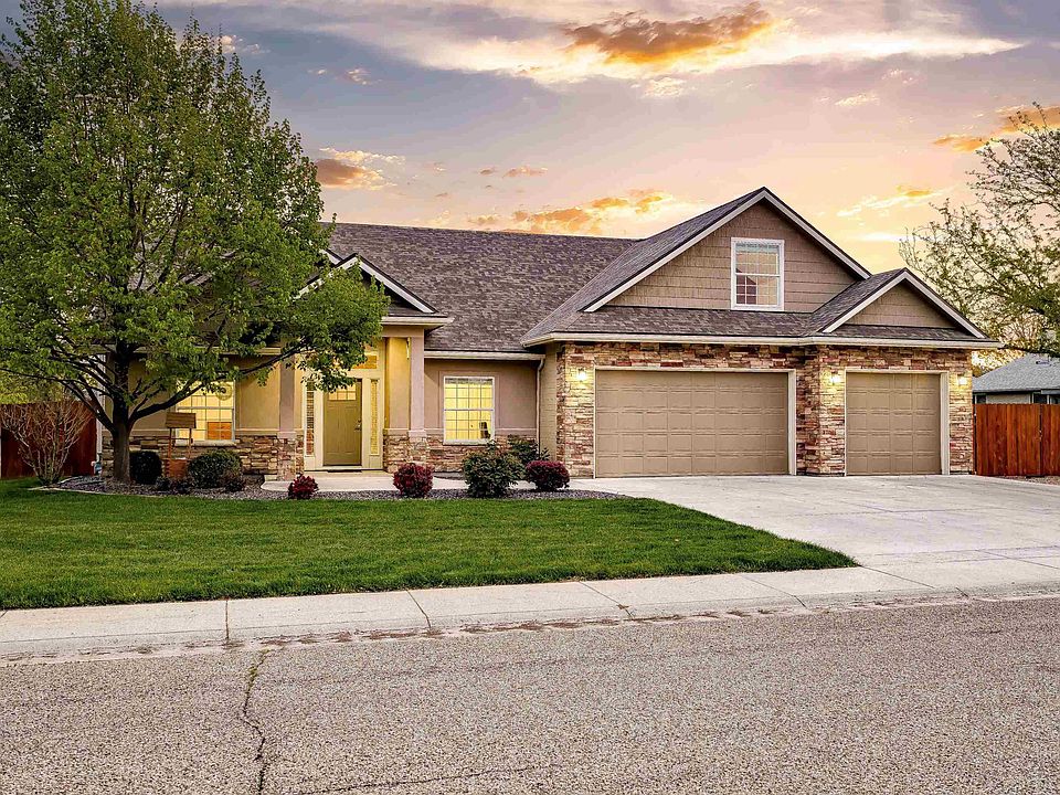 1st image of 12108 W Reutzel Dr