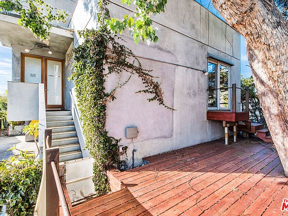 2nd image of 1529 Wellesley Ave