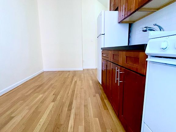 4th image of 510 E 79th St APT 6C