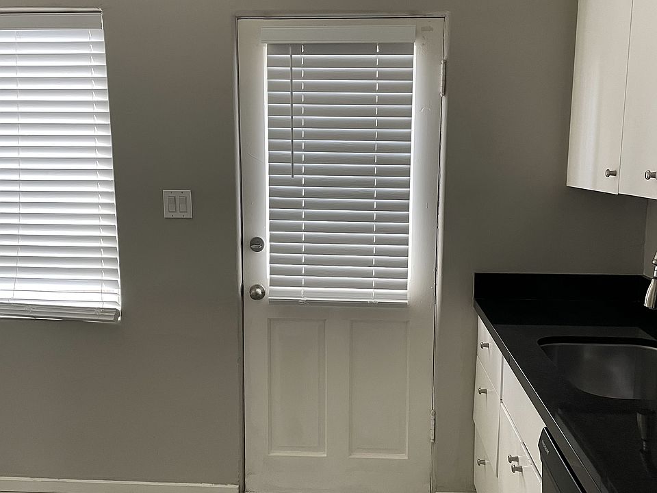 2nd image of 1614 W Osborn Rd APT 2
